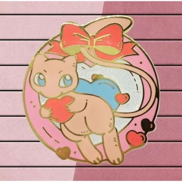 Legendary Mew Gold Enamel Pin - Rare Pokémon Collectible - Picture 2 of 6